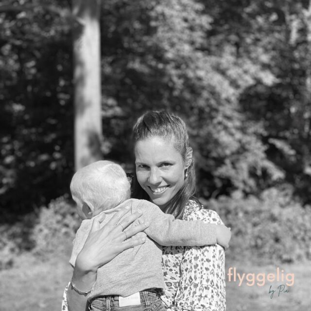 🫶🏼Manche brauchen Körperkontakt und andere Blickkontakt 🫶🏼  In der neuen Podcastfolge geht es genau darum. Die 5 Sprachen der Liebe und welchen Effekt sie auf unser Familienleben haben.  #garychapman hat beobachtet, dass es starke Unterschiede gibt, wann Menschen sich besonders geliebt fühlen.  Wenn wir also wissen, welche Sprache unser gegenüber spricht können wir auf diese Art “ich liebe dich” sagen!  #5sprachenderliebe #liebe #pubertät #psychologie #eltern #coaching #elternmentoring #mentoring #jugendliche